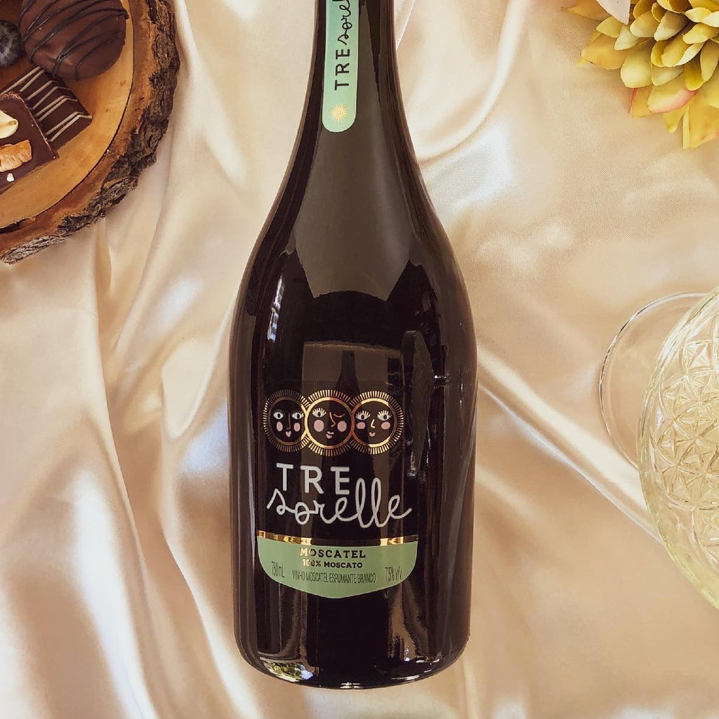 Caixa de Espumante Moscatel Branco Tre Sorelle (6un)